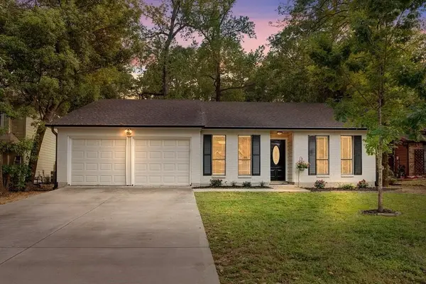 55 Dew Fall Court, The Woodlands, TX 77380