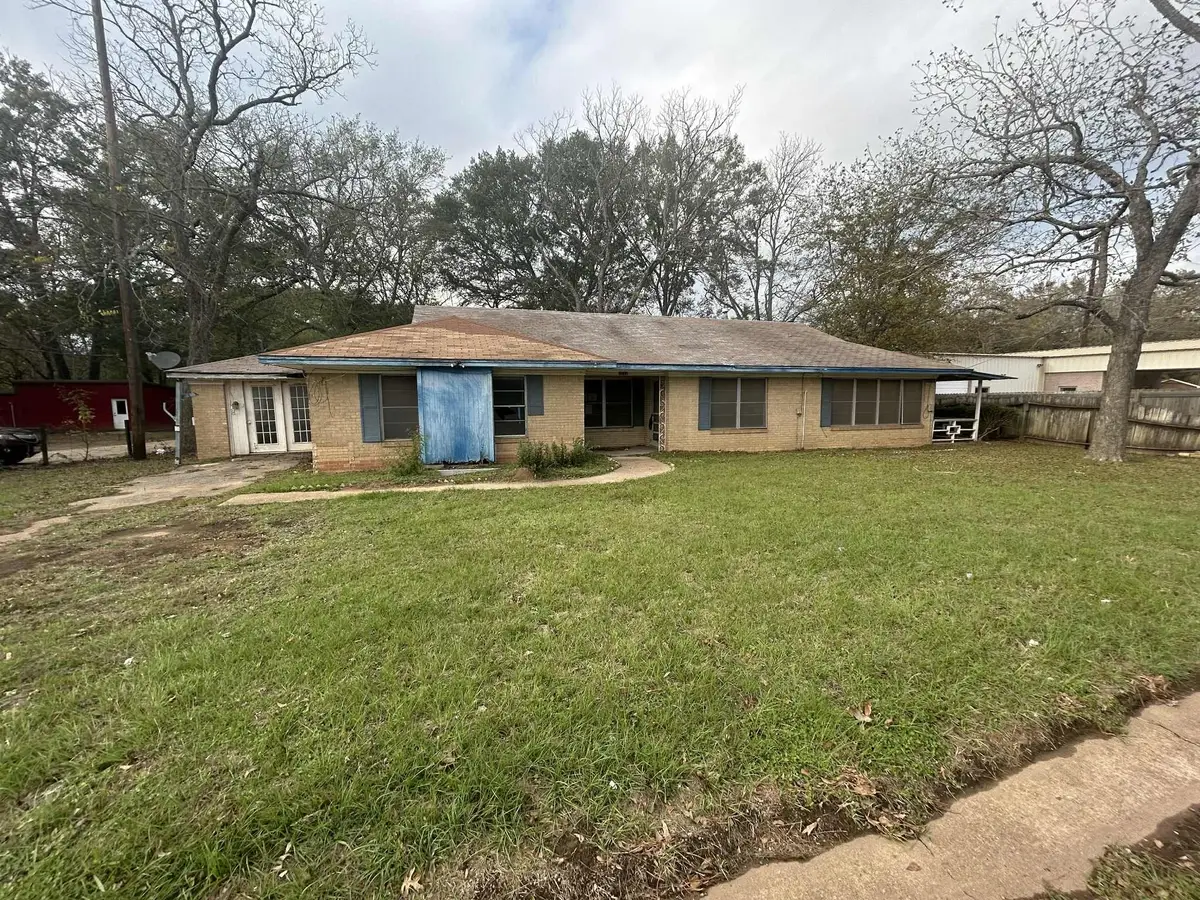 1122 E Houston, Crockett, TX 75835 - Image #1