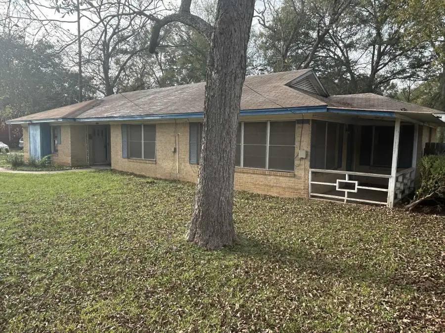 1122 E Houston, Crockett, TX 75835 - Image #2