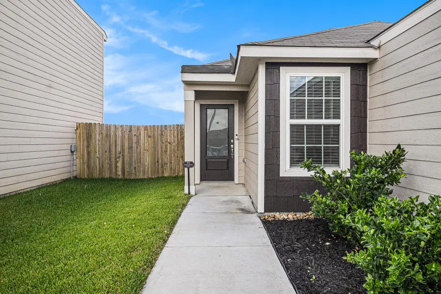 11420 Amber Plains Drive, Houston, TX 77048 - Image #3