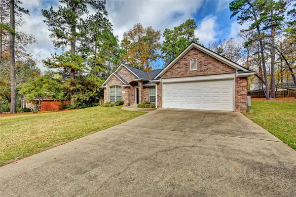 1960 Greentree Drive, Huntsville, TX 77340