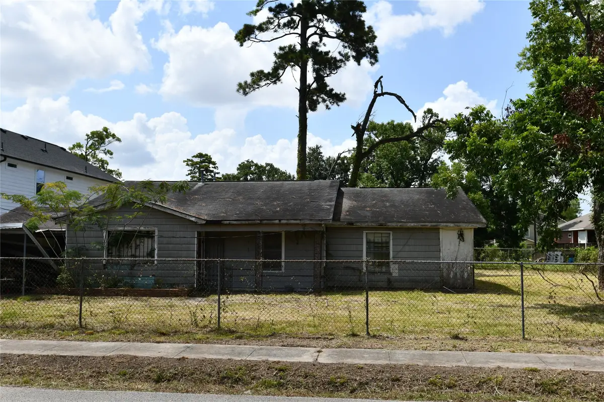 8206 Sterlingshire Street, Houston, TX 77078 - #1
