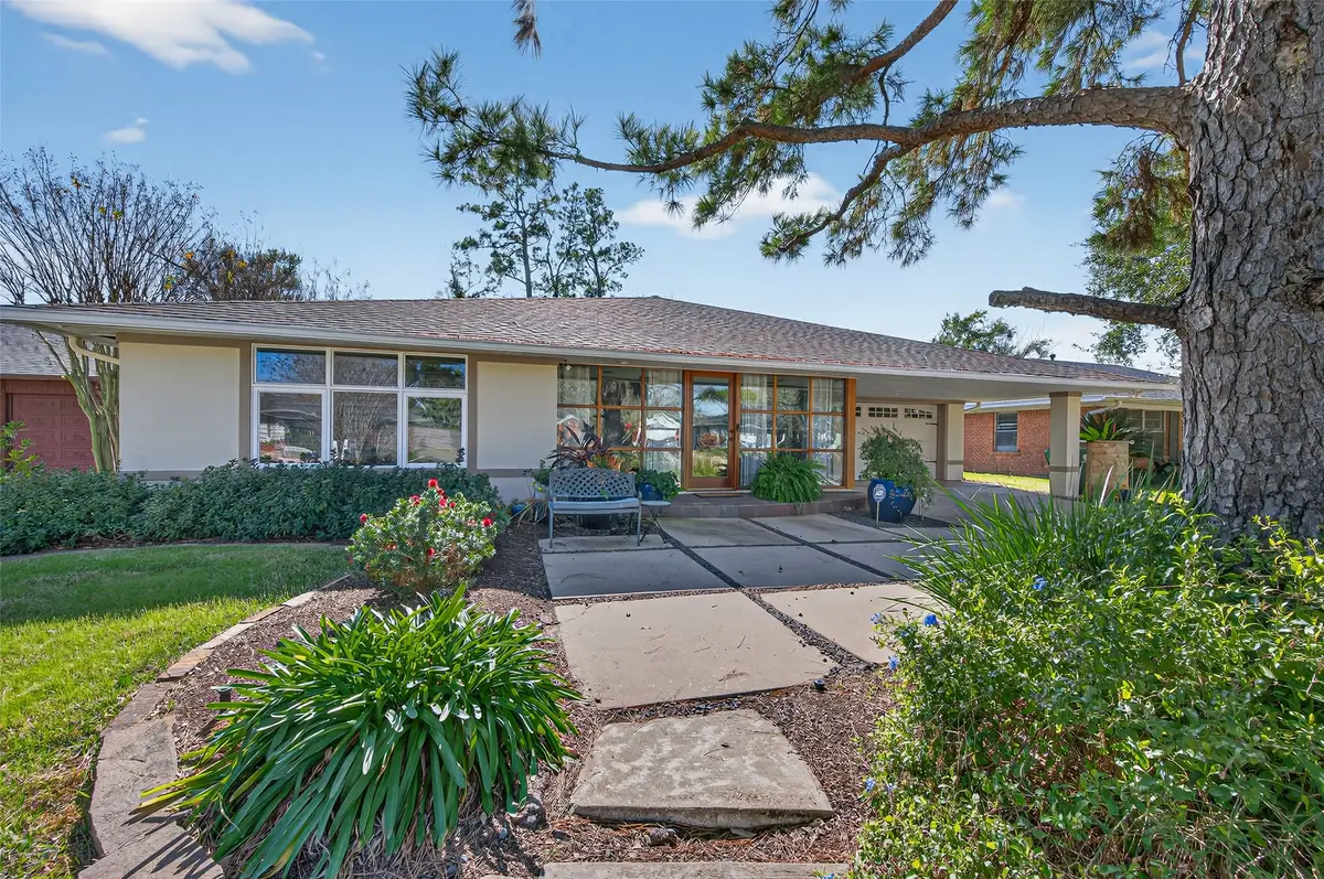 6211 Grovewood Lane, Houston, TX 77008 - Image #1