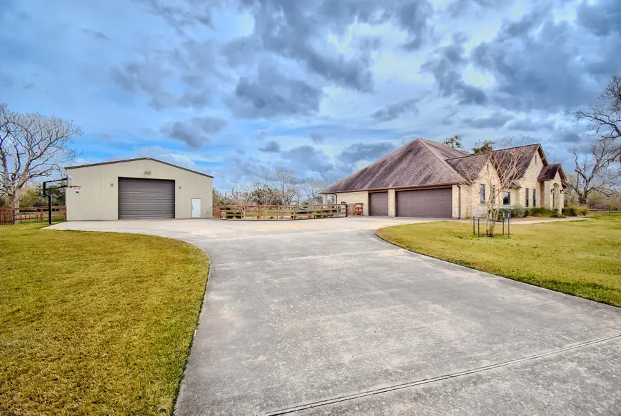 849 Mill Road, Angleton, TX 77515 - #3