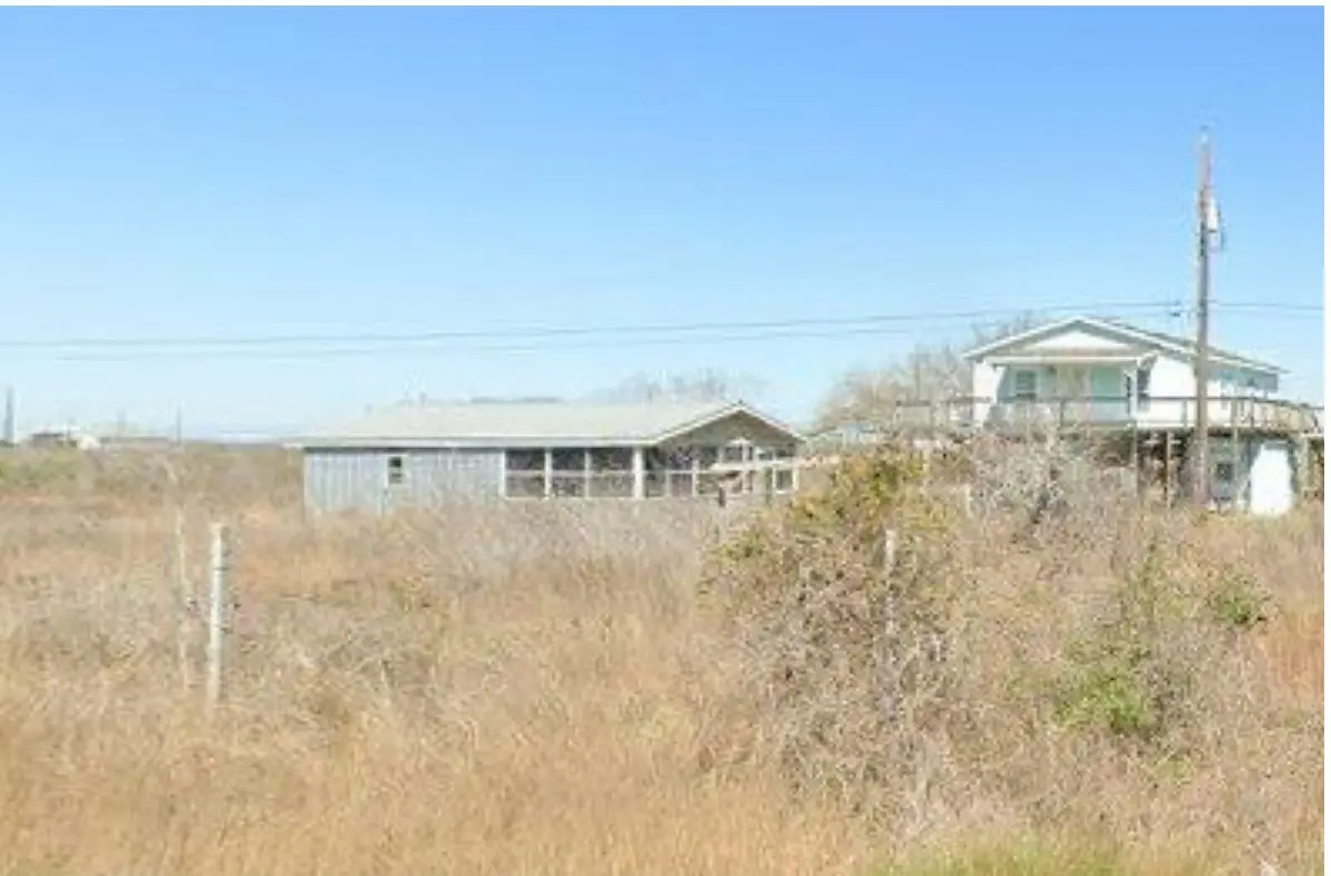 300 W Royal Oak Lane, Rockport, TX 78382 - Image #1