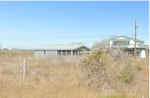 300 W Royal Oak Lane, Rockport, TX 78382