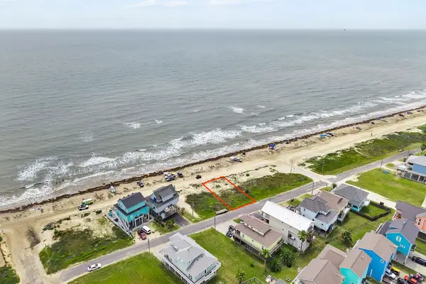 2790 Tradewind Drive, Crystal Beach, TX 77650