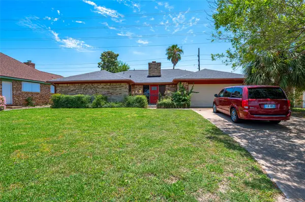 43 Quintana Drive, Galveston, TX 77554