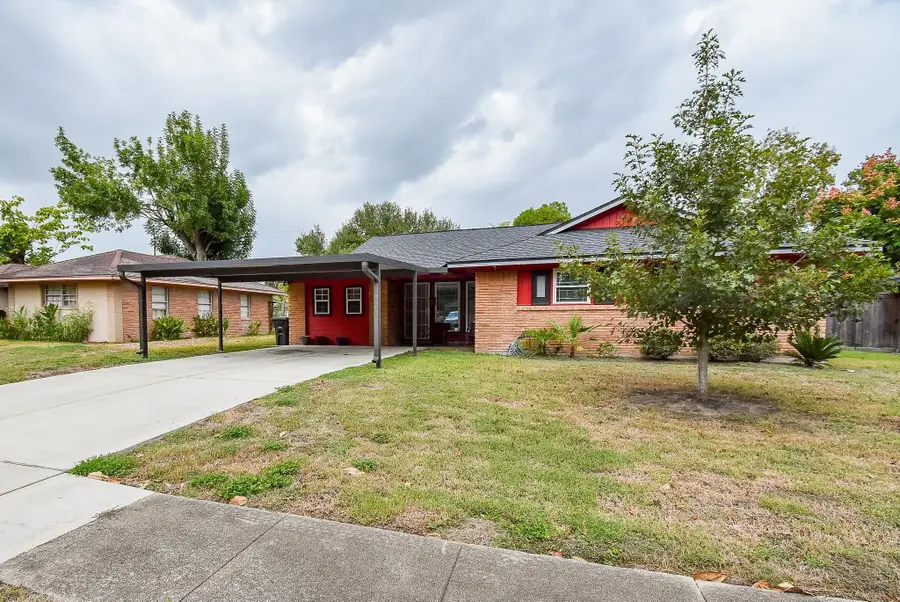 2914 Dragonwick Drive, Houston, TX 77045 - Image #2