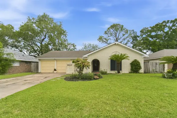 5007 W Plum Street, Pearland, TX 77581