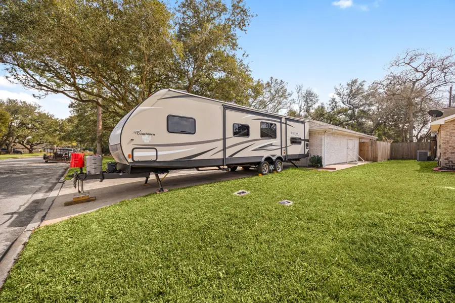 1719 Alta Vista Drive, Alvin, TX 77511 - #3