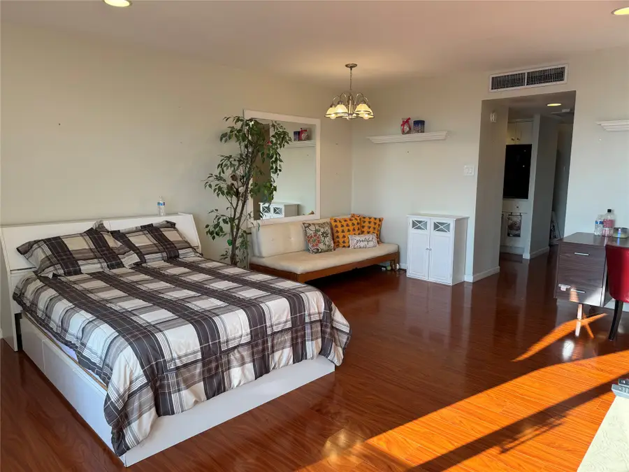 2016 Main Street #2510, Houston, TX 77002 - Image #2