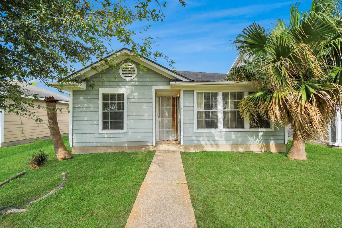 3831 E Traditions Court, Houston, TX 77082 - #1