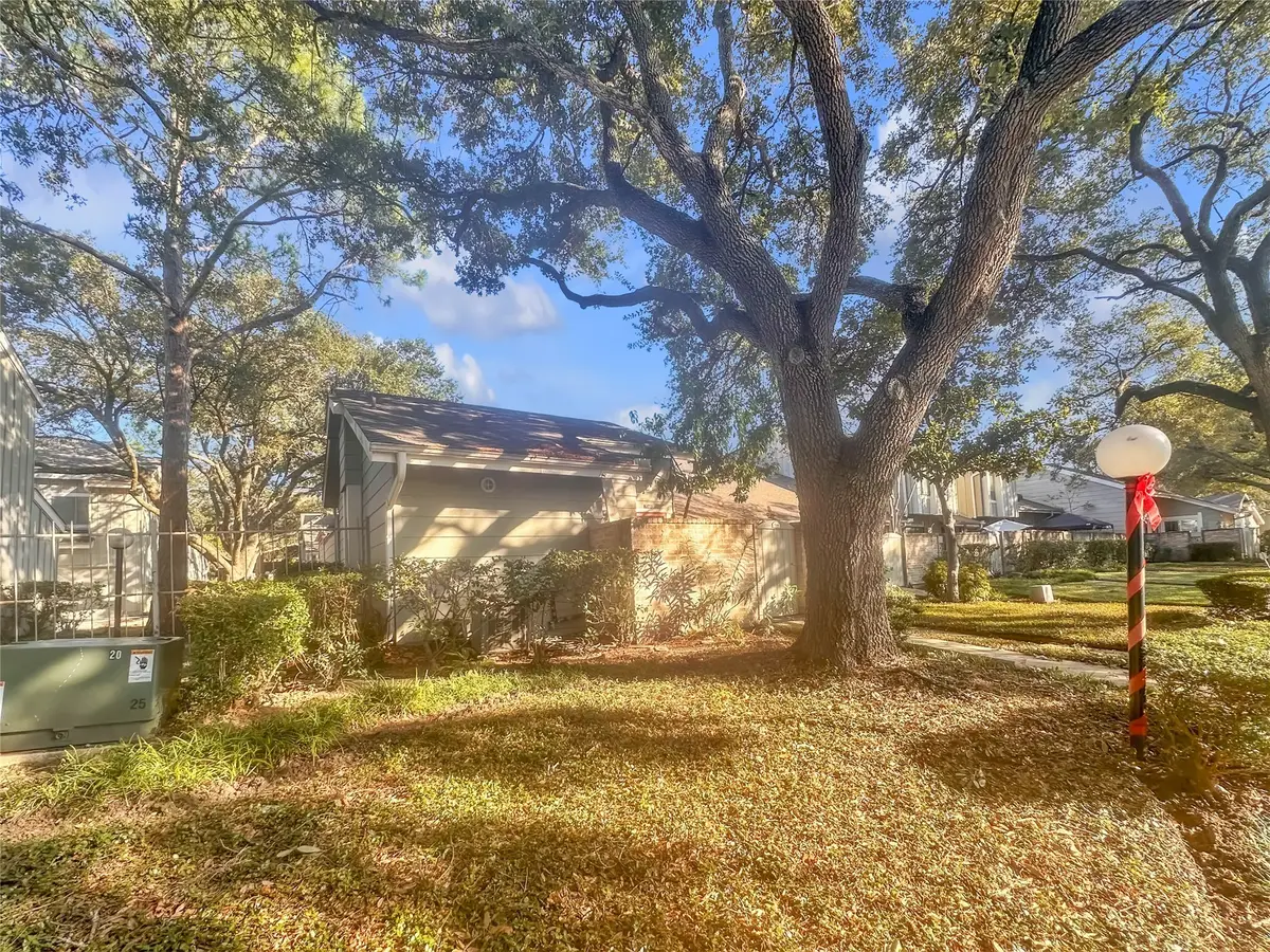 7059 Greenway Chase Street, Houston, TX 77072 - Image #1