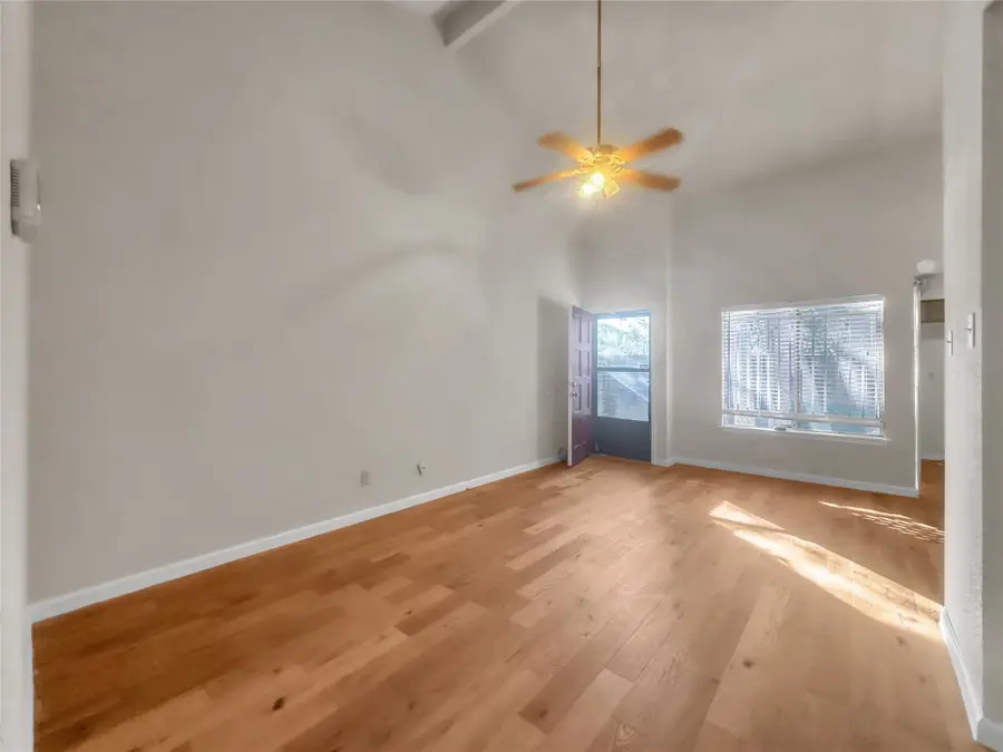 7059 Greenway Chase Street, Houston, TX 77072 - Image #2