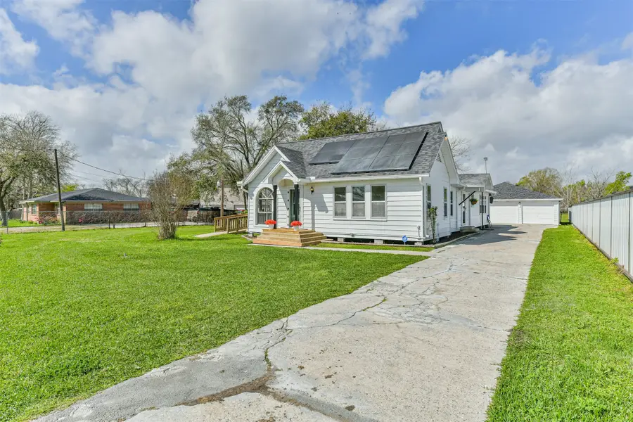 163 Oakland St, Baytown, TX 77520 - #3