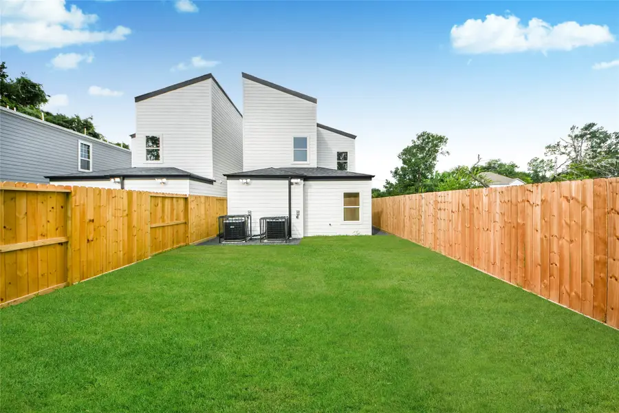 934 South Lane Unit A-b, Houston, TX 77088 - Image #2