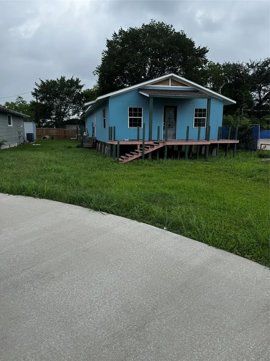 522 Grand Avenue, Bacliff, TX 77518 - #3