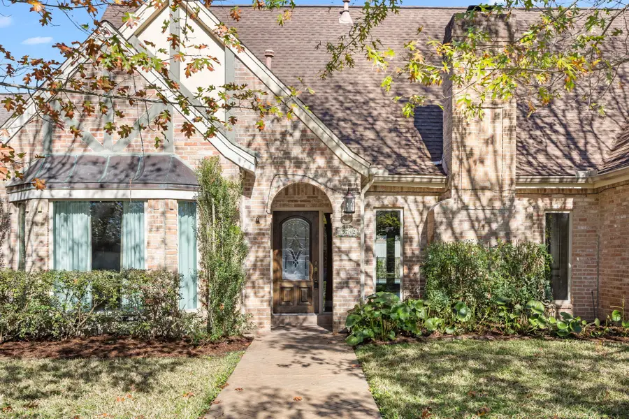 15742 Walkwood Drive, Houston, TX 77079 - Image #2