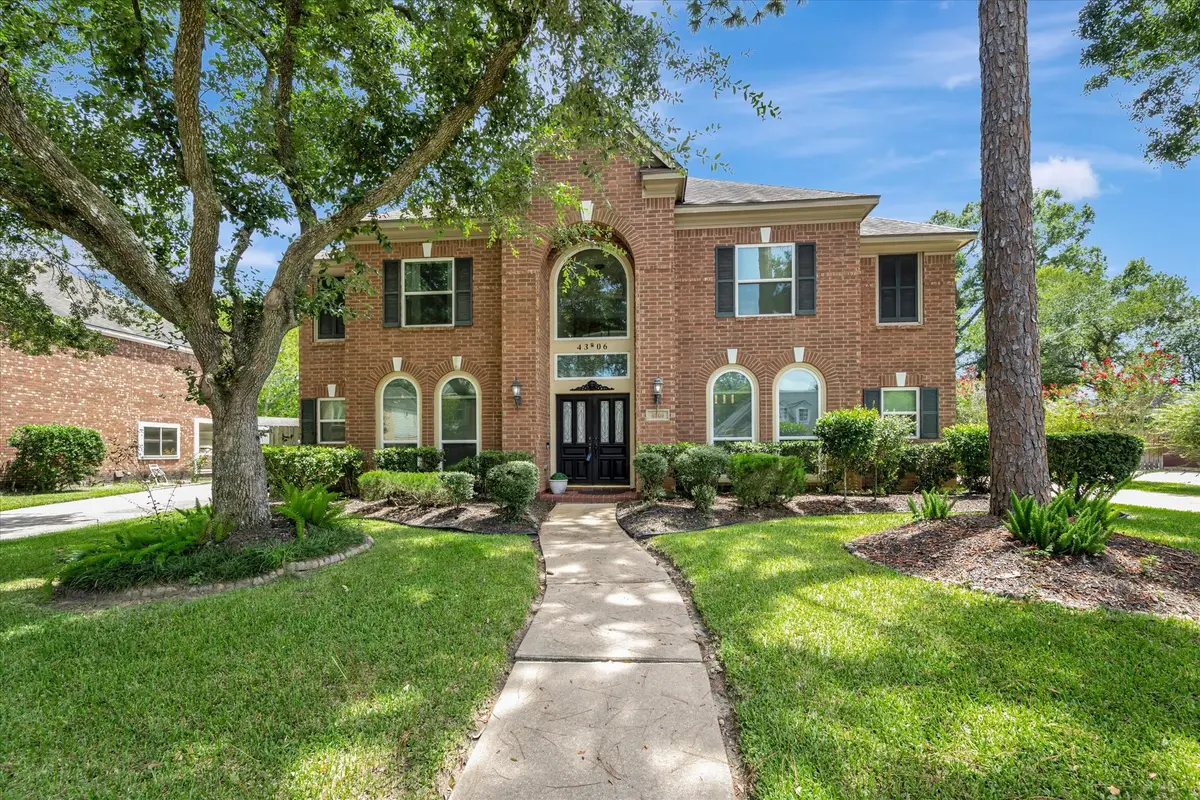 4306 Island Hills Drive, Pasadena, TX 77059 - #1
