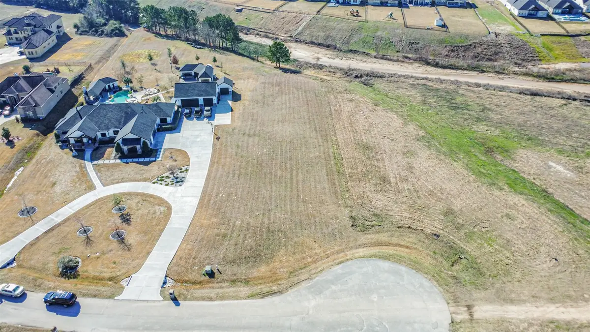 11725 Grandview Drive, Montgomery, TX 77356 - Image #1