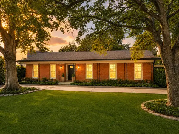 1902 Chimney Rock Road, Houston, TX 77056