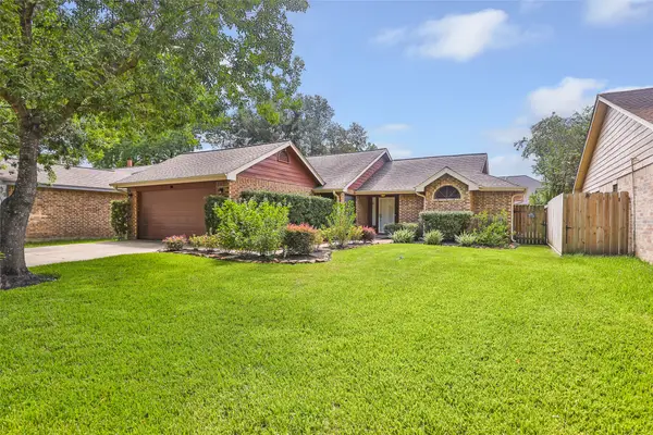 3734 Village Grove Drive, Humble, TX 77396