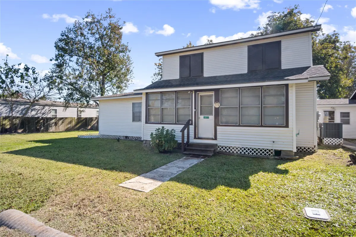1977 E 7th Street, High Island, TX 77623 - #1