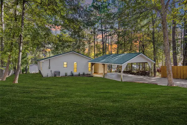 350 Ridgewood Road, Goodrich, TX 77335