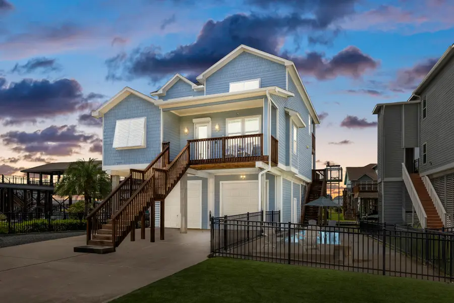 413 Jeanie Lynne Circle, Tiki Island, TX 77554 - #2