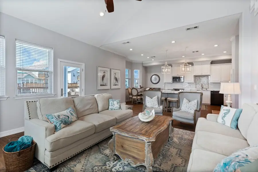 413 Jeanie Lynne Circle, Tiki Island, TX 77554 - #3