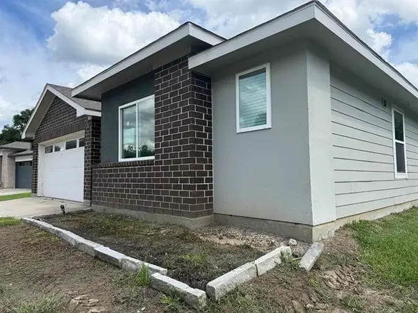 345 Silver Bridge Court, Bridge City, TX 77611