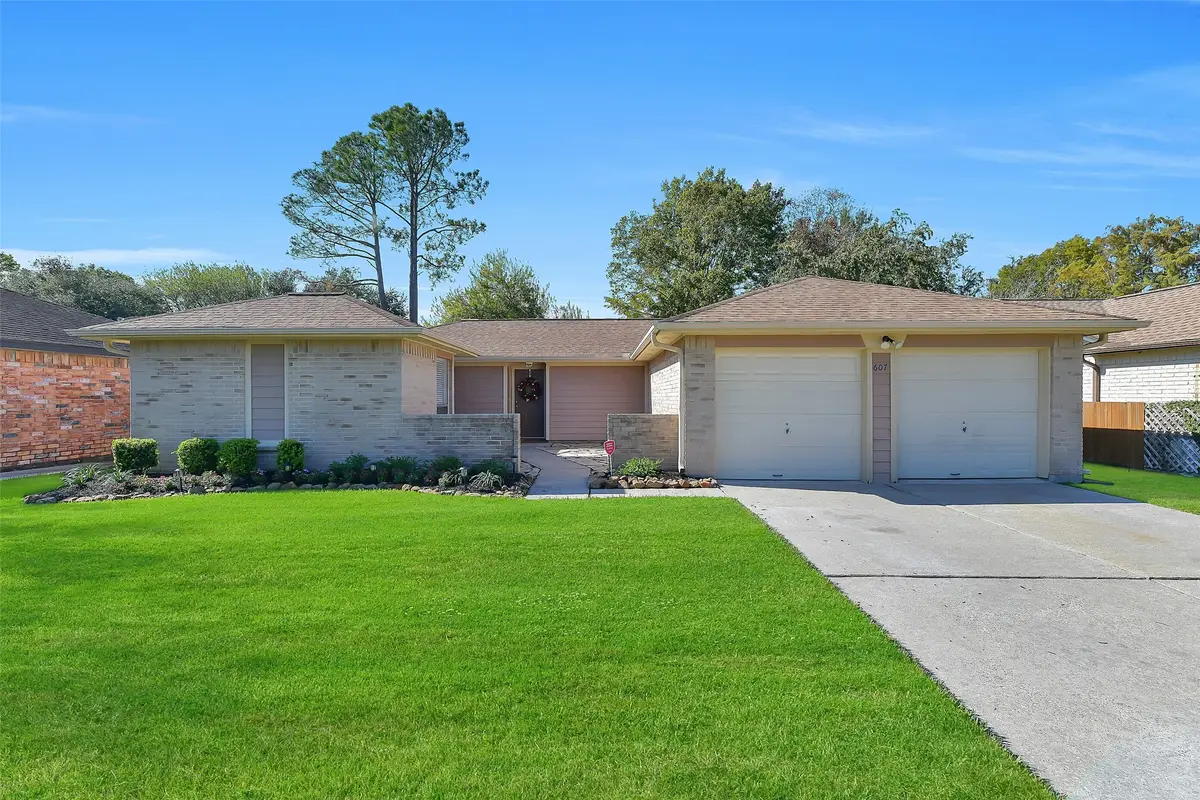 607 Dixie Drive, League City, TX 77573 - Image #1