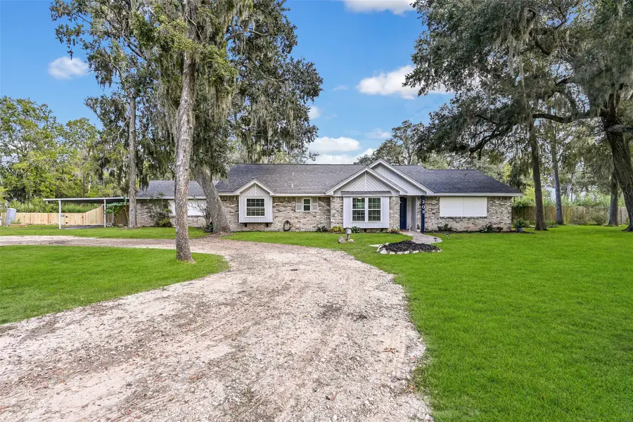 209 Buffalo Trail, Lake Jackson, TX 77566 - Image #2