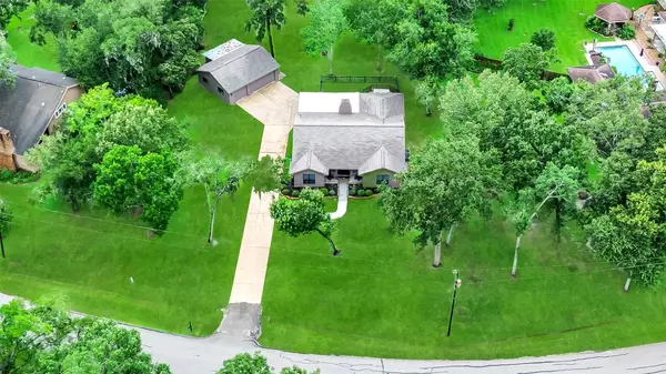 1107 Myrtlewood Drive, Friendswood, TX 77546