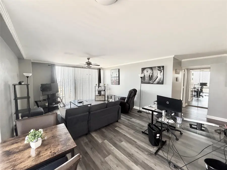 2016 Main Street #902, Houston, TX 77002 - #3