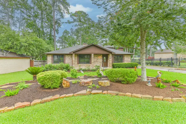 252 Springs Edge Drive, Montgomery, TX 77356