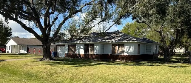 2118 14th Ave N, Texas City, TX 77590 - Image #1