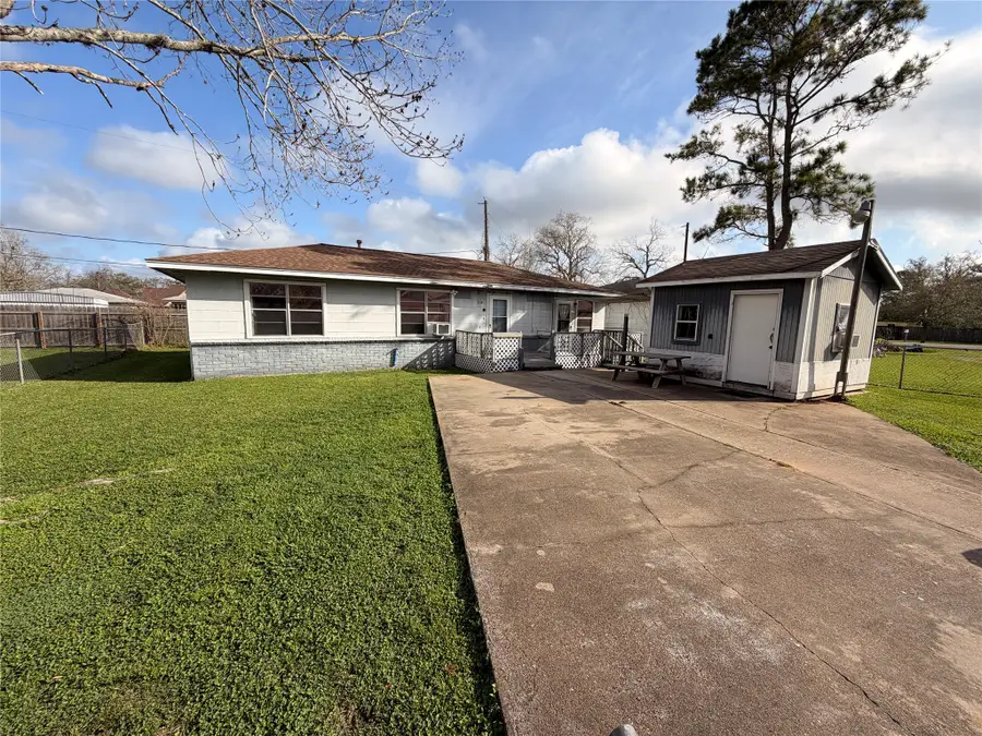 116 W Mahan Street, Richwood, TX 77531 - #3