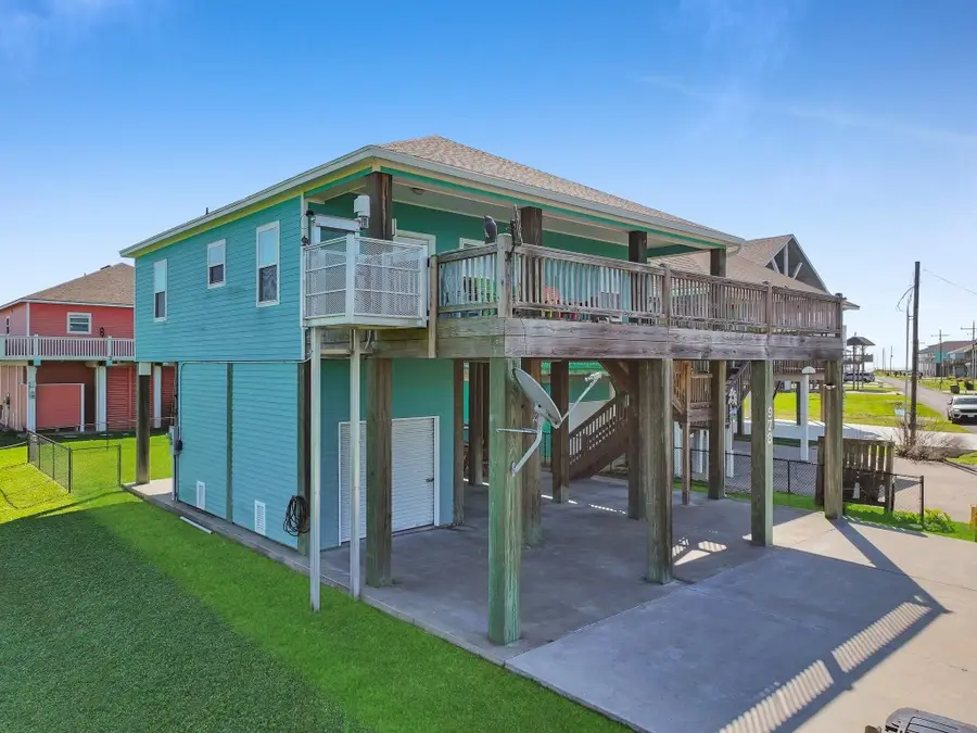 978 Seadrift Drive, Crystal Beach, TX 77650 - #2