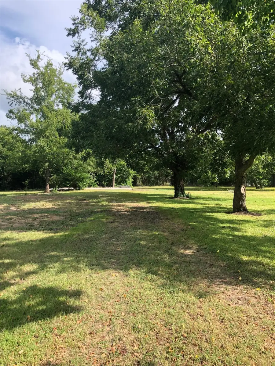 1062 Clepper, Montgomery, TX 77356 - Image #2