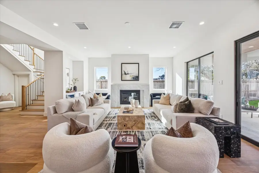 107 E 24th Street, Houston, TX 77008 - Image #3