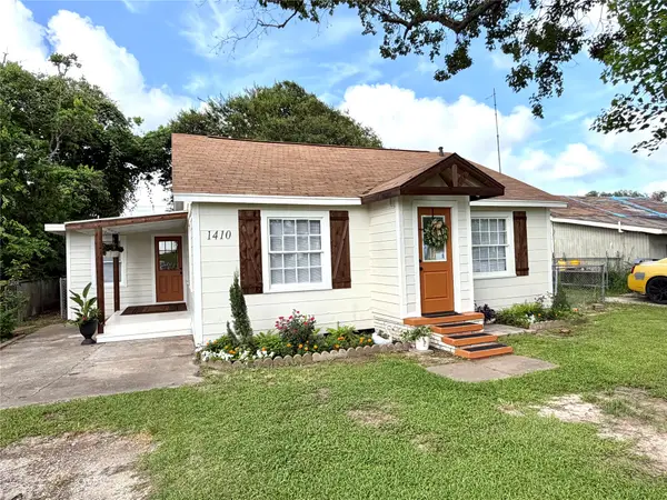 1410 N Gulf Boulevard, Freeport, TX 77541