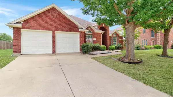 1106 Eastbrook Drive, Glenn Heights, TX 75154