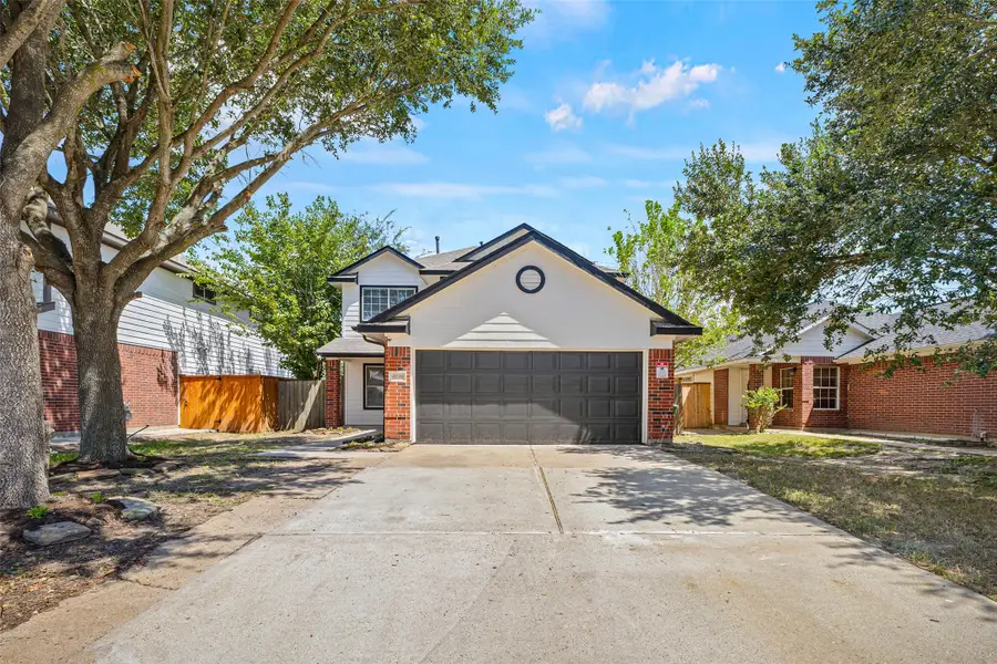 6034 Valley Cove Lane, Houston, TX 77085 - Image #2