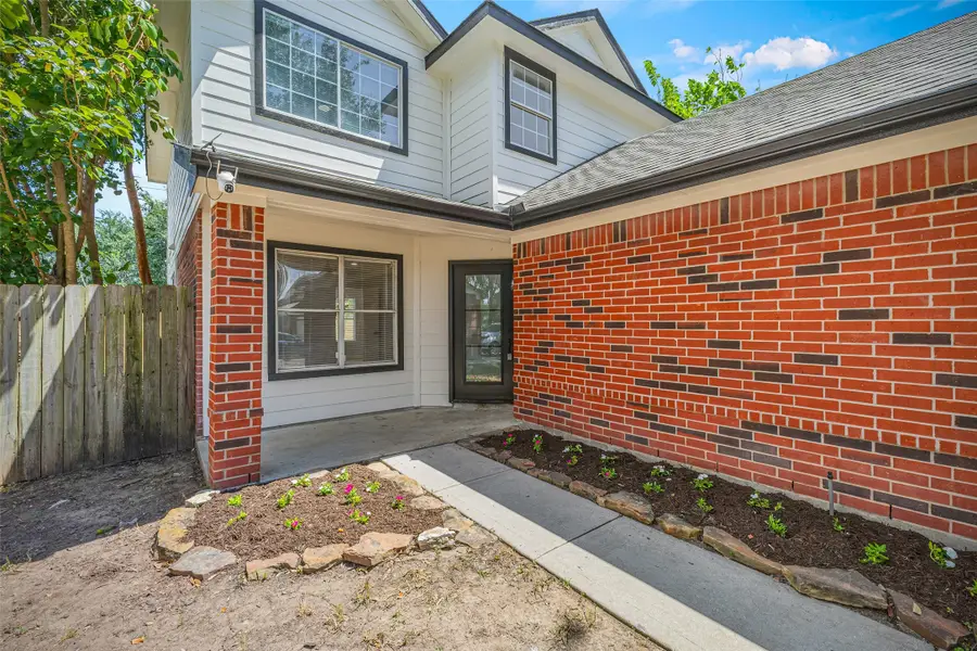 6034 Valley Cove Lane, Houston, TX 77085 - Image #3