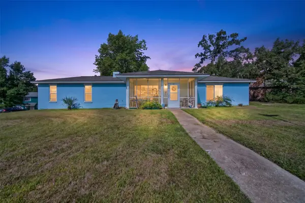 165 Pecan Cove Lane, Onalaska, TX 77360