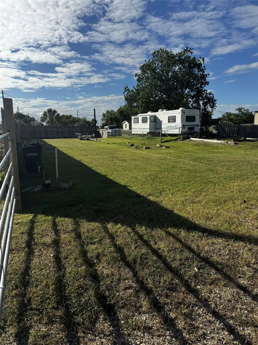 2226 Avenue L, Dickinson, TX 77539 - #2