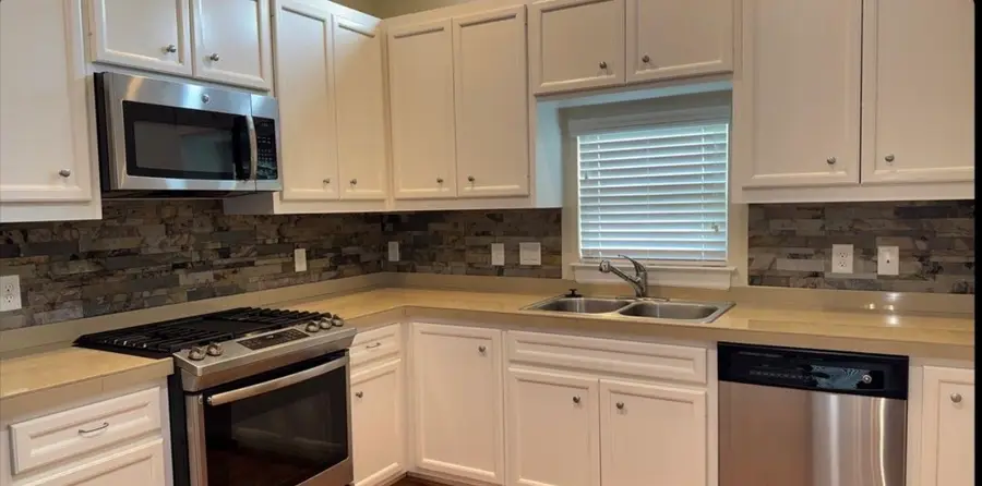 5941 South Loop E #1401, Houston, TX 77033 - Image #3