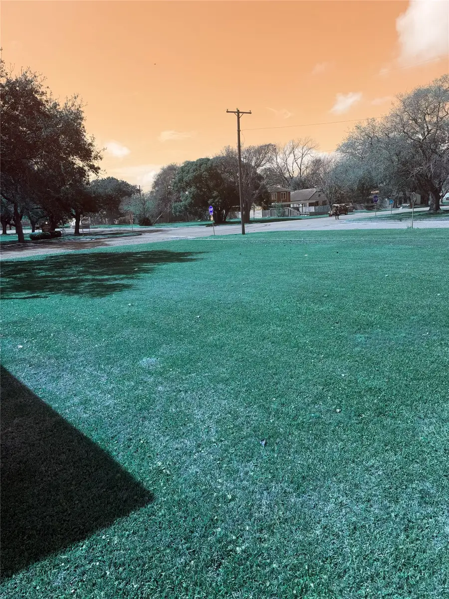 326 5th Avenue N, Texas City, TX 77590 - #2